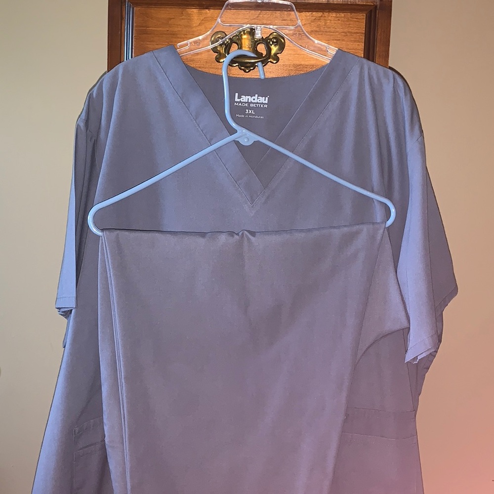 Landau Scrub Set